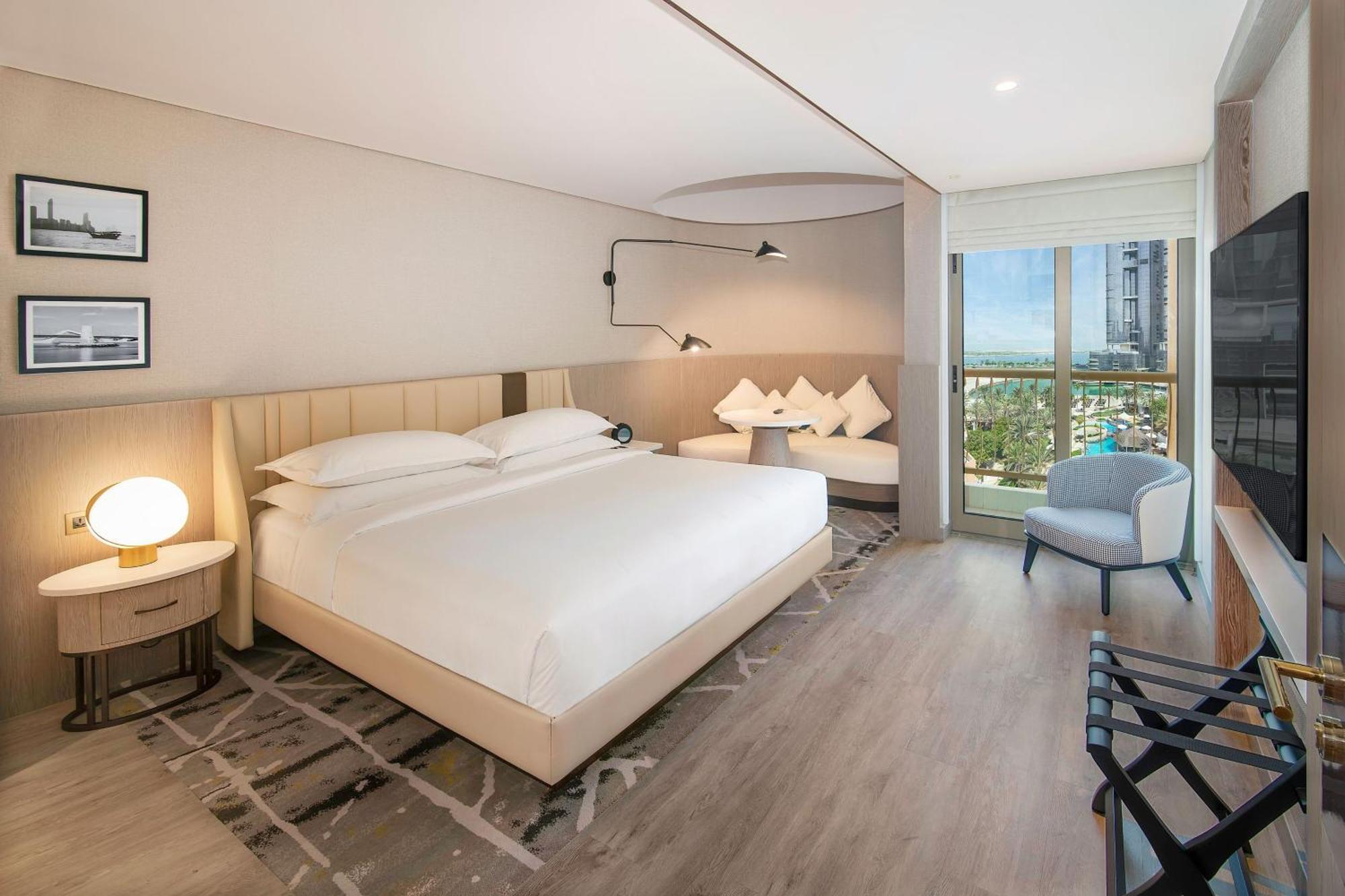 Sheraton Abu Dhabi Hotel&Resort Esterno foto Deluxe King