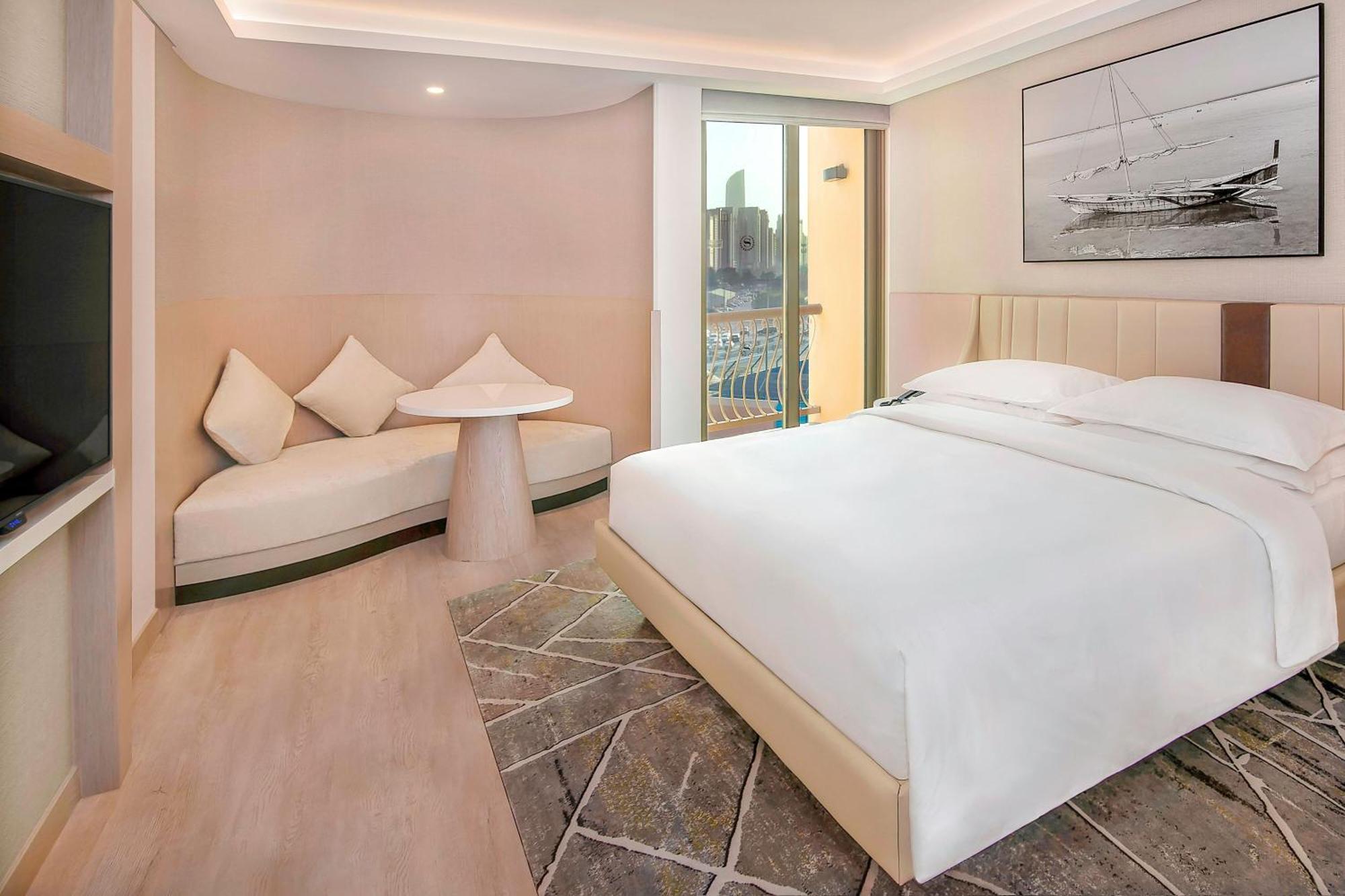 Sheraton Abu Dhabi Hotel&Resort Esterno foto Deluxe Room
